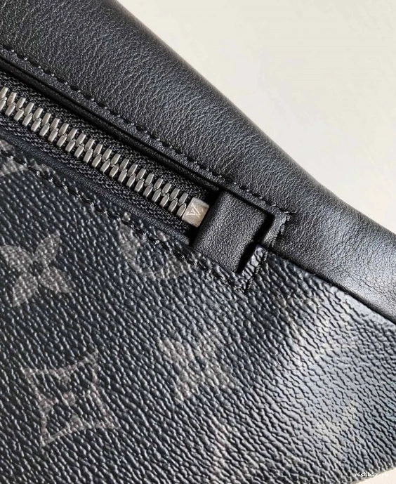 WIS DISCOVERY VUITTON LOUIS BUMBAG 0126